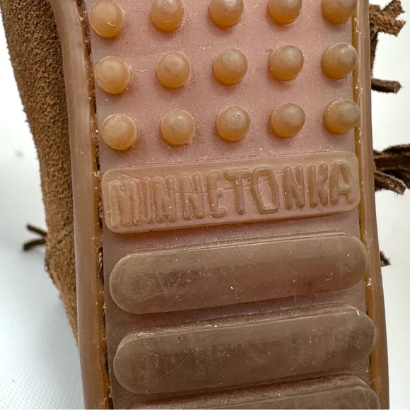 Minnetonka Willow bootie w fringe in dusty brown - sz 7 - BWOT - Picture 10 of 14